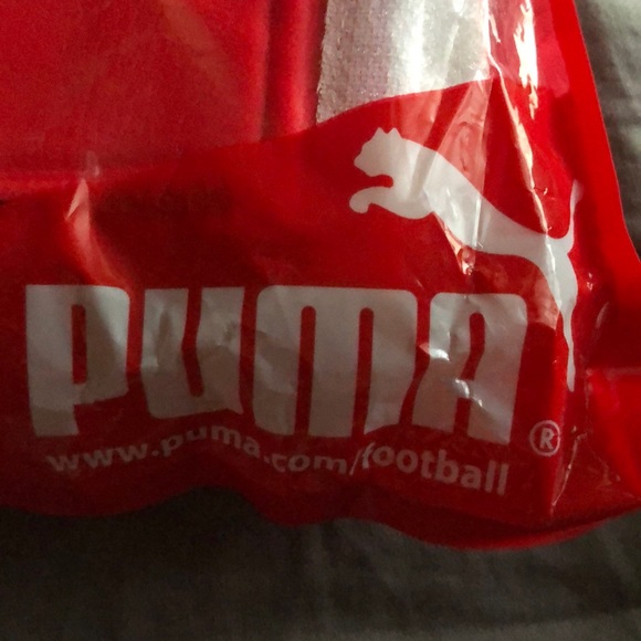 Size 8 Puma Goalkeeper Gloves - Picture 3 of 5